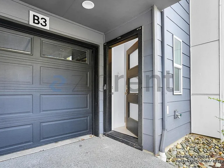 13117 3rd Ave SE #B3 — Photo 1