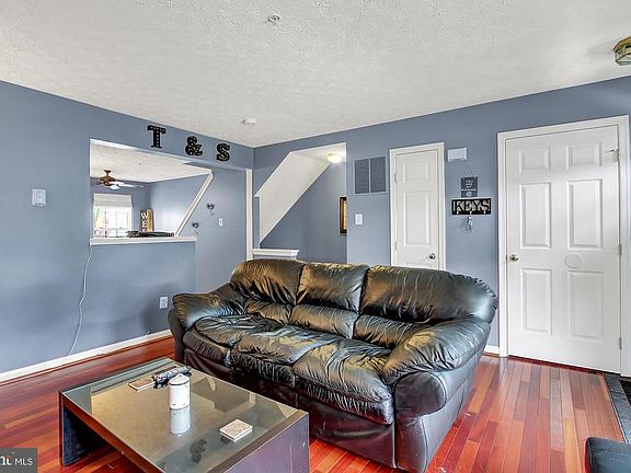 5th image of 1946 Laurel Oak Dr