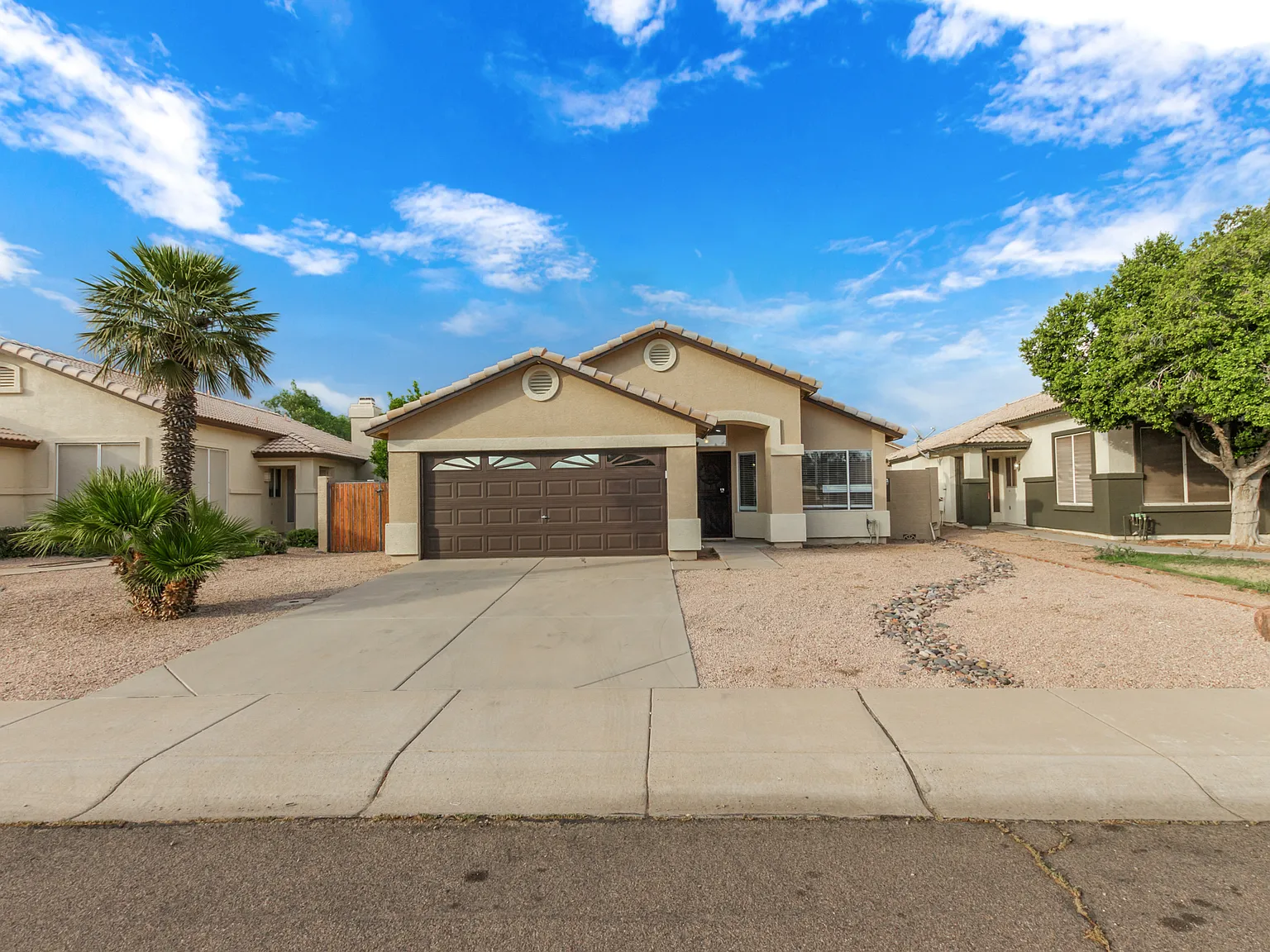 4050 E Orion St — Photo 2