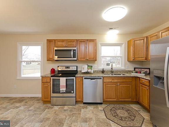 5th image of 115 Meadowbrook Dr