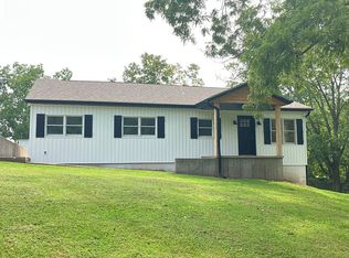 17260 Carver Dr, New London, MO 63459