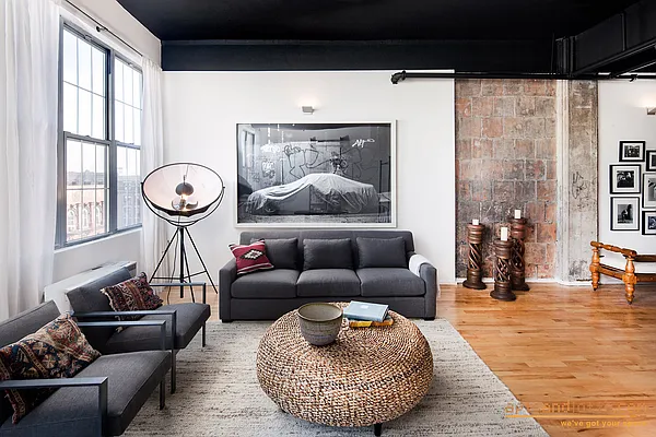 Rented by aptsandlofts.com | media 4