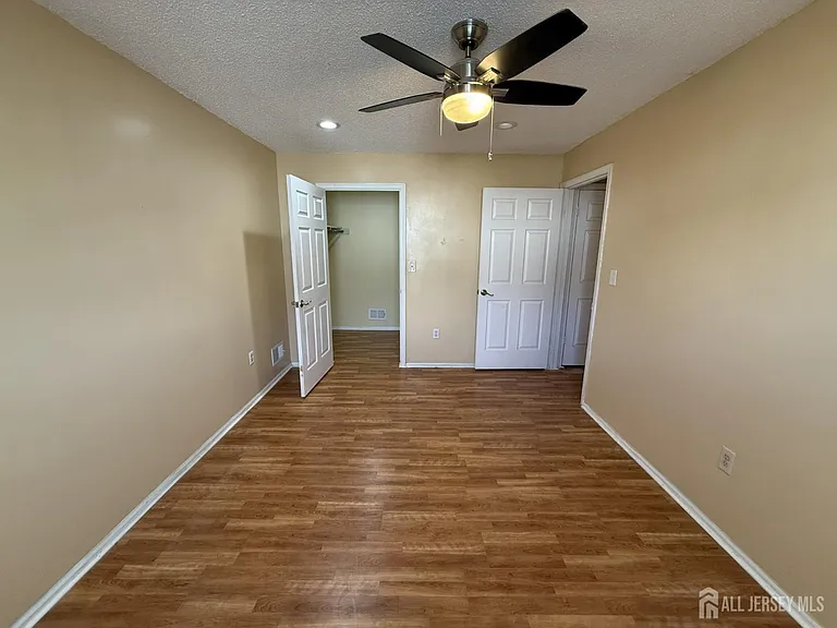 61 Brighton Way — Photo 10