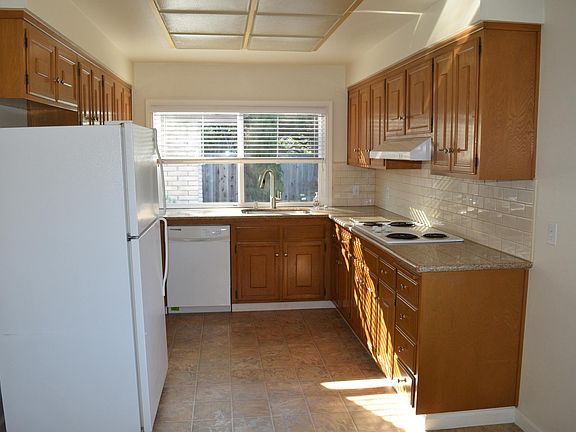 3rd image of 600 Leo Dr
