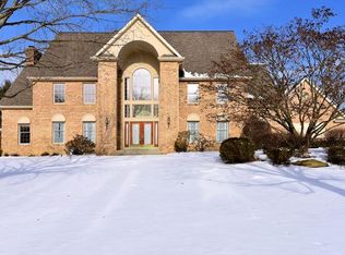 2101 S Villa Dr, Gibsonia, PA