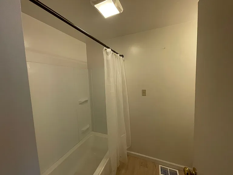 126 Railroad St #128 — Photo 13