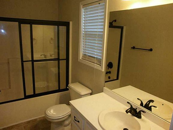 5th image of 510 Shady Lane Cir