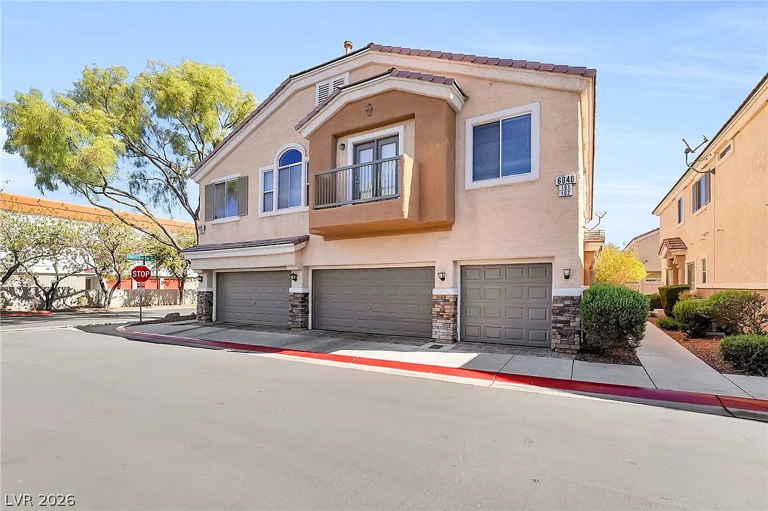 2 bed, 2.0 bath, 1189 sqft, $1,650 — Photo 3