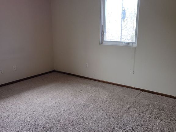 4th image of 5743 Glenwood Ave #574710