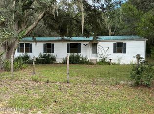 910 Ofarrell Ave, Interlachen, FL 32148