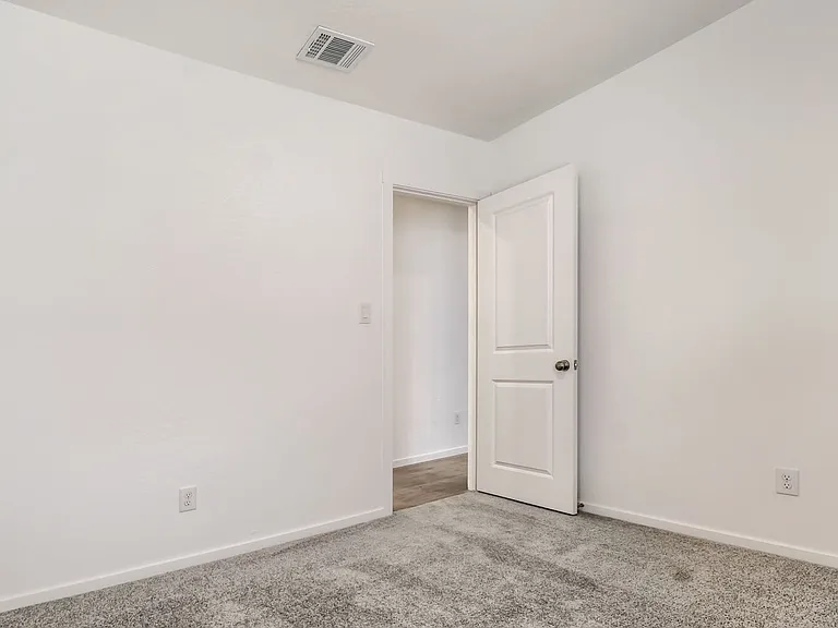 6829 Chert Chase — Photo 9
