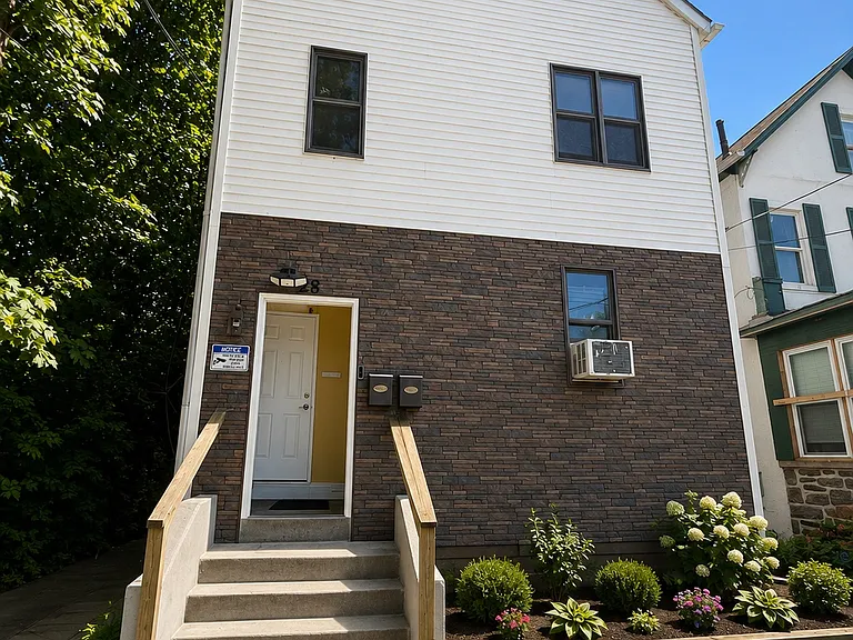Monroe St — Photo 1