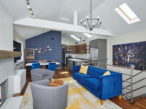 2nd image of 2921 W Washington Blvd #3