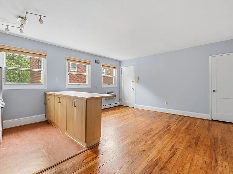4595 Macarthur Blvd NW #4 — Photo 9