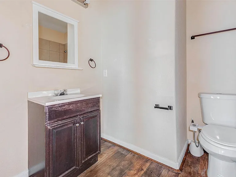 8605 Beviamo St — Photo 15