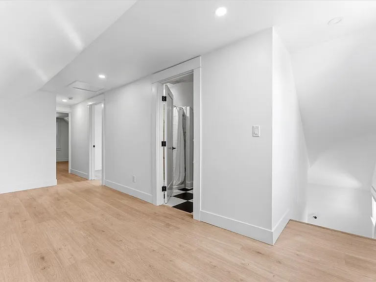 4535 NE Cleveland Ave — Photo 25