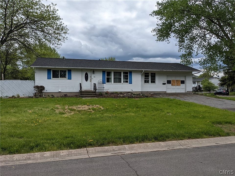 4989 Driftwood Dr, Liverpool, NY 13088 MLS S1410653 Zillow