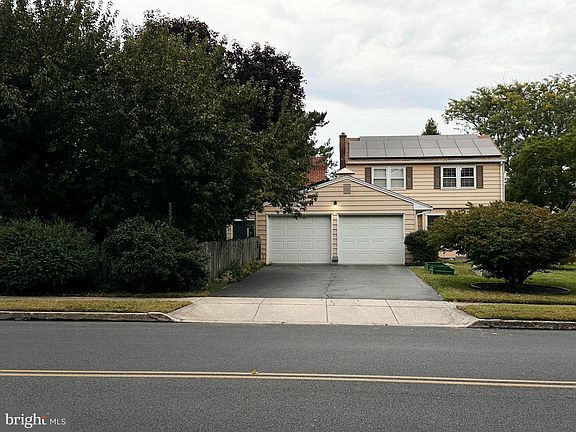 2nd image of 966 McCosh St