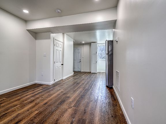 5th image of 1113 W Lombard St