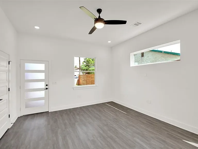 7603 Carver Ave — Photo 19