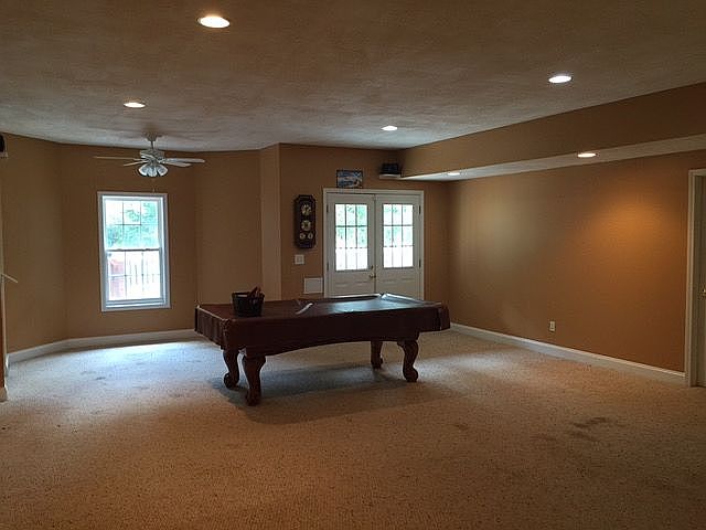 Finished basement rec-room