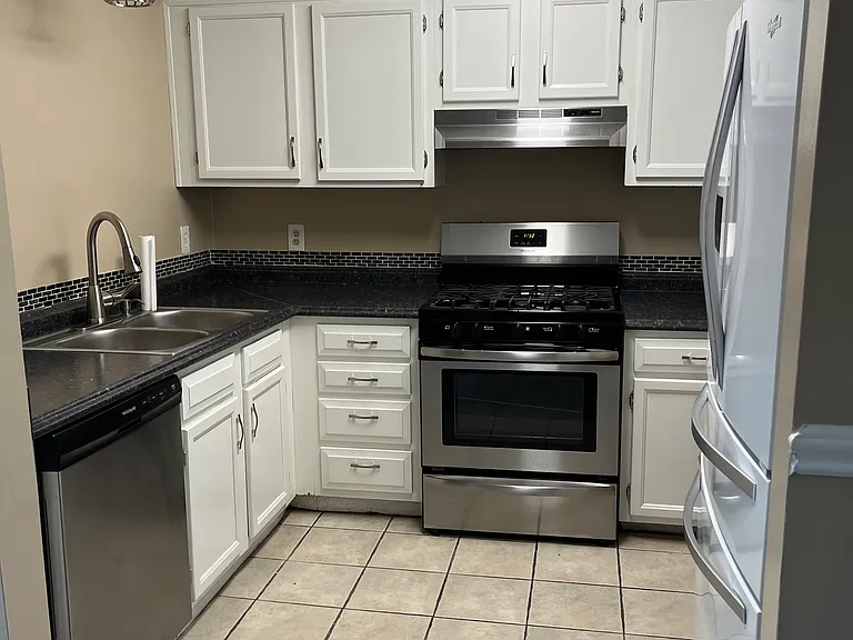 1551 Springleaf Ct SE — Photo 2