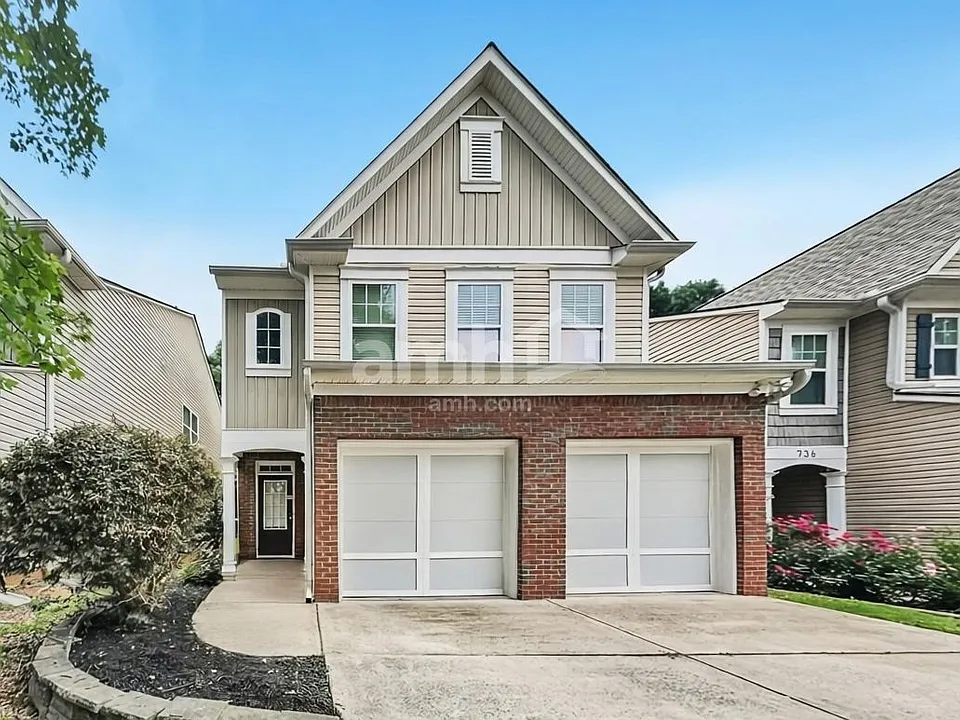 738 Mountain Laurel Dr