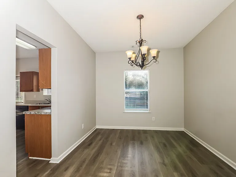 1607 Thornwick Trce — Photo 6