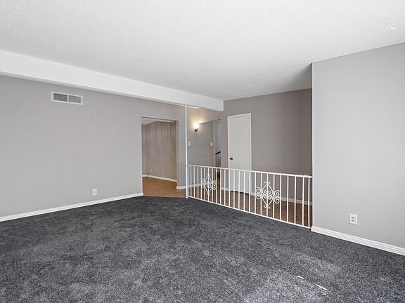 3rd image of 9548 Poinciana St
