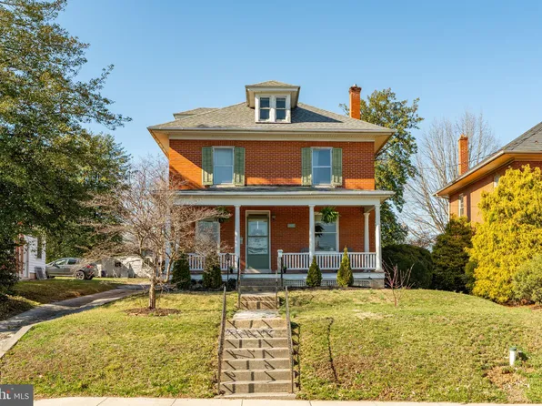 61 W Frederick St, Millersville, PA 17551