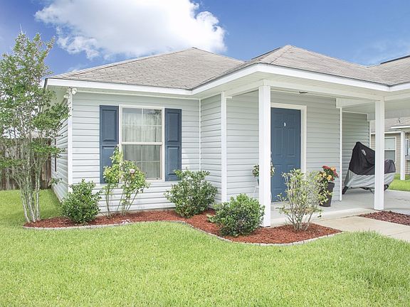 3rd image of 402 Oak Springs Ln
