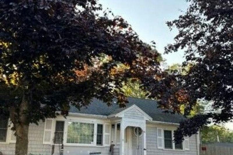 1st image of 52 Compass Cir