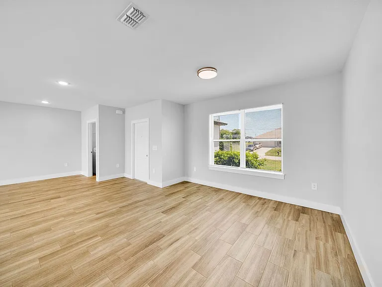 2835 NW Embers Ter — Photo 8