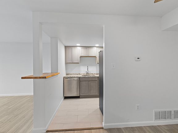 5th image of 7209 Donnell Pl APT A6