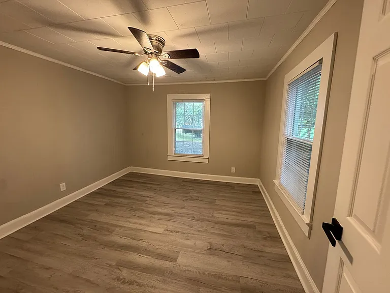 1514 W May Ave — Photo 9