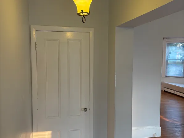 16 Mechanic St APT 1, Attleboro, MA 02703
