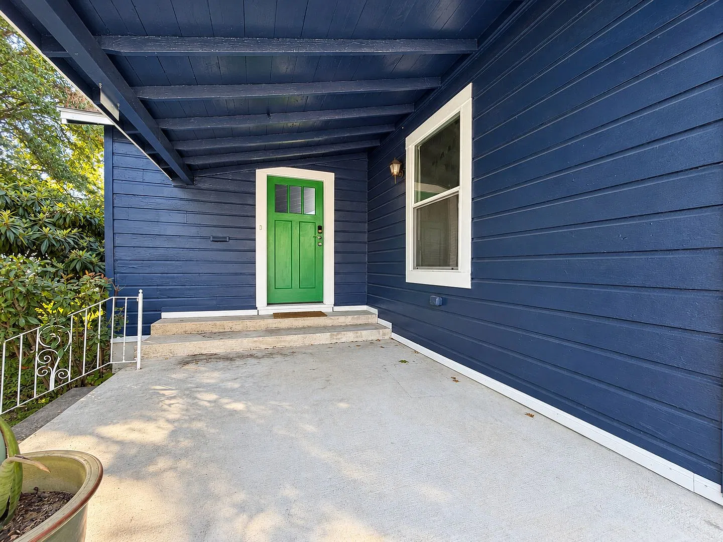 Charming 3-Bedroom Home Near Downtown San Antonio — Photo 3