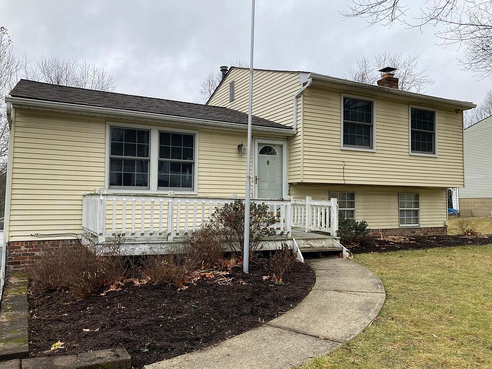 1st image of 426 Deerfield Dr
