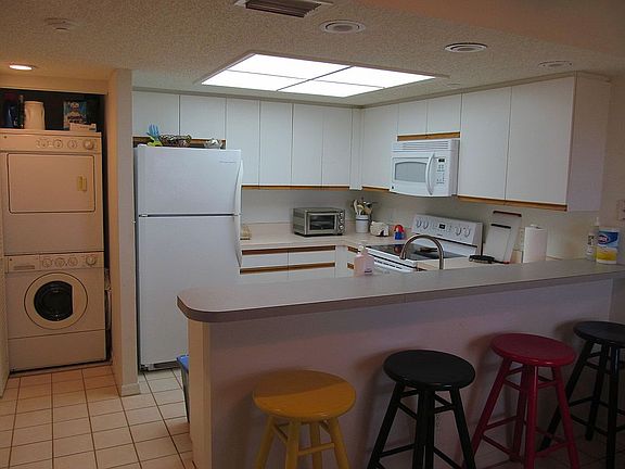 Kitchen - Full size washer