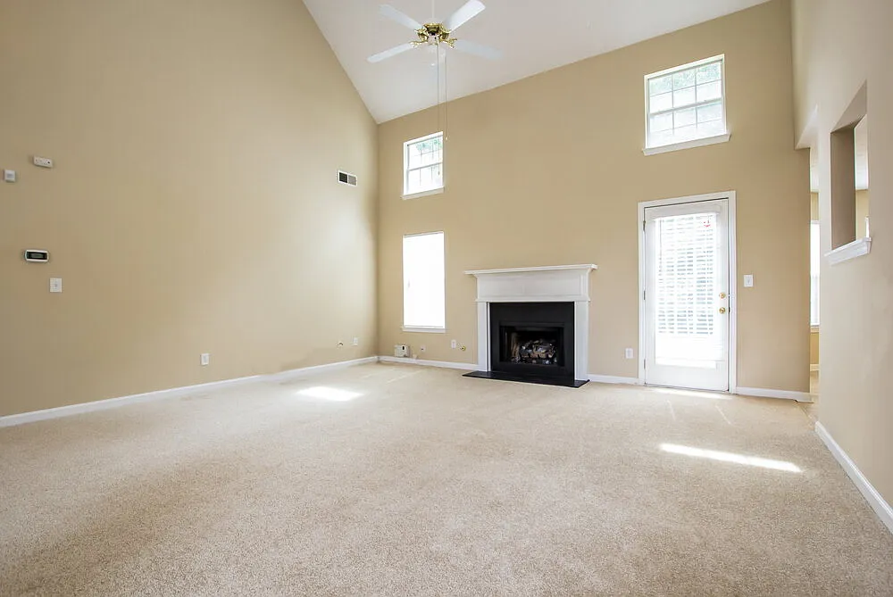 4 bed, 3.0 bath, 2308 sqft, $3,040 — Photo 3