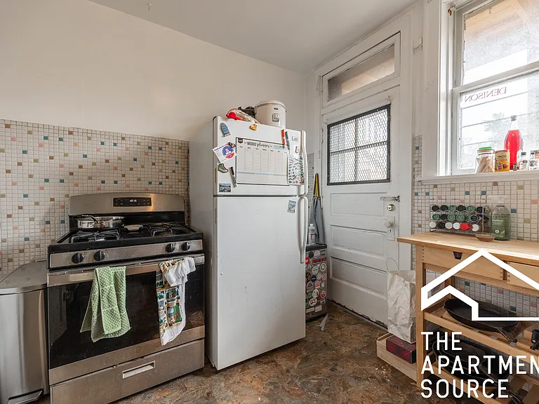 3709 N Hoyne Ave #2 — Photo 8