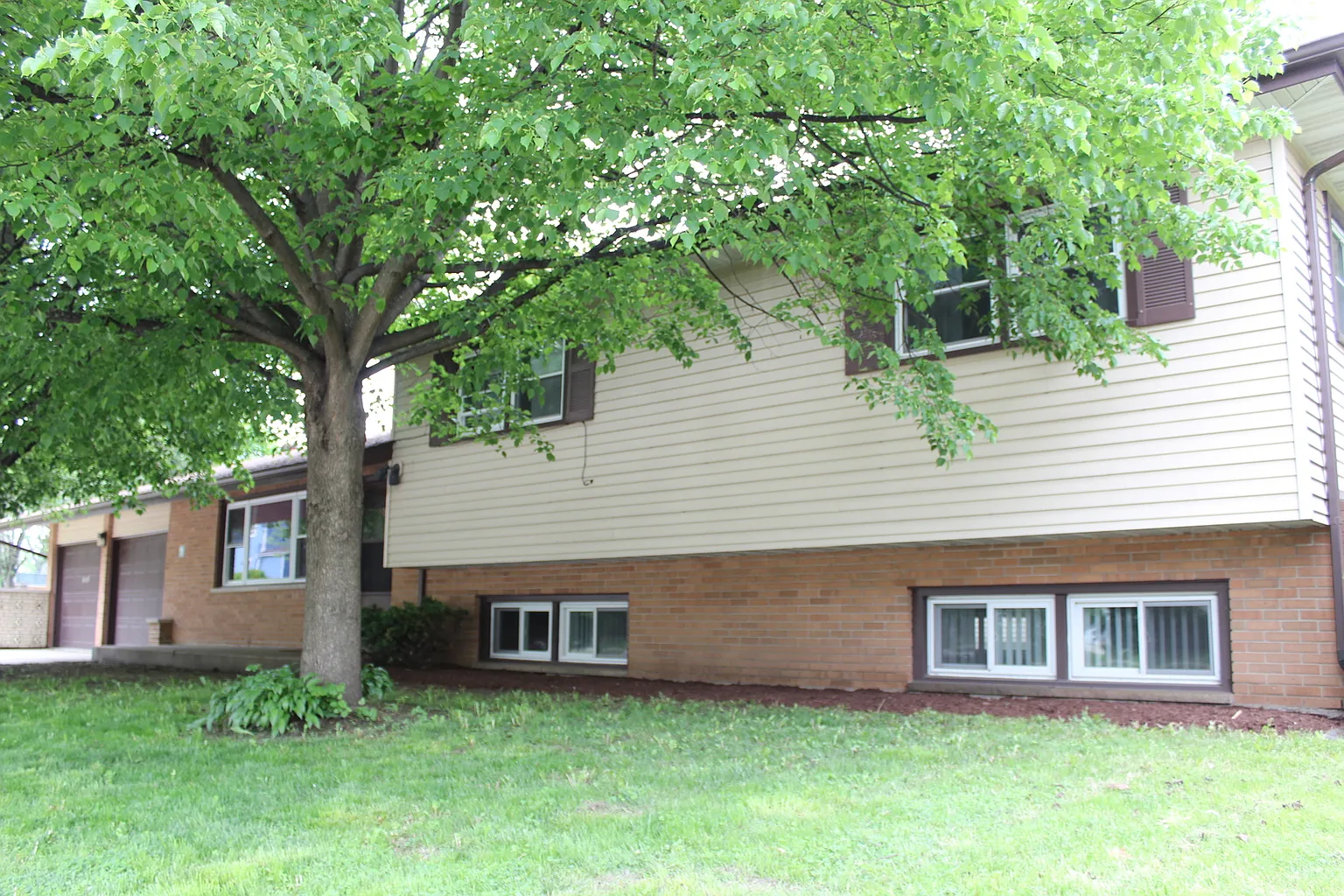 255 Preston Ave photo 1