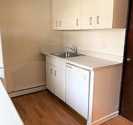 5th image of 62 E 21st St Floor 2