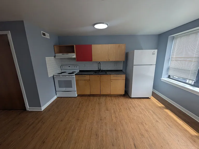 60 Coleman St #2L — Photo 7