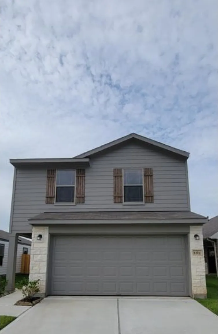 4 bed, 2.5 bath, 1745 sqft, $2,199 — Photo 1