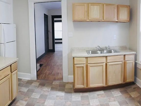 4th image of 30 Home Ave