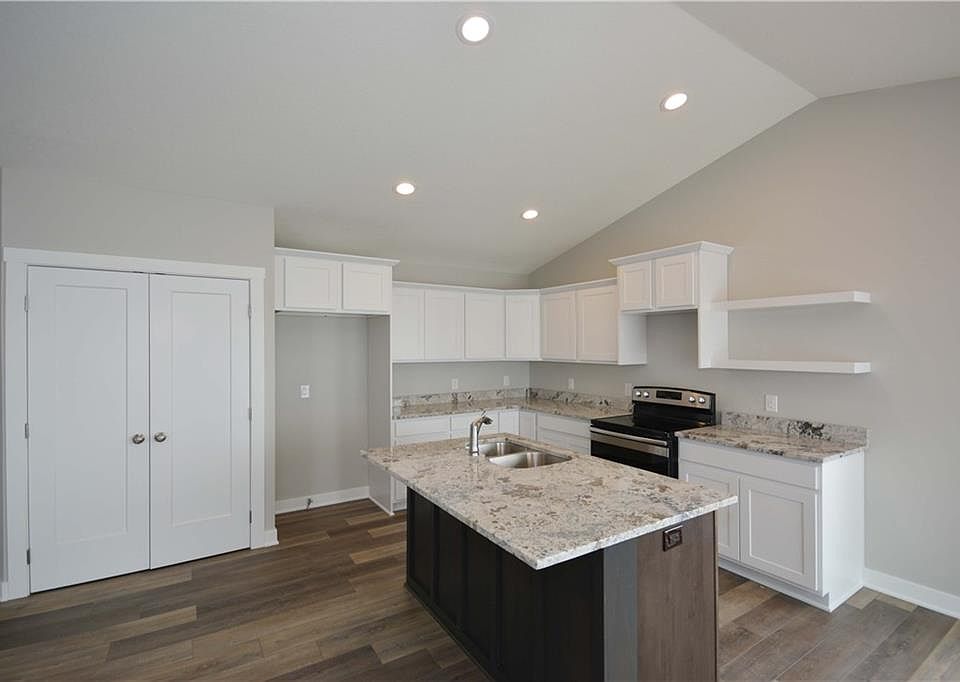 2nd image of 3628 NE Winding Trail Dr