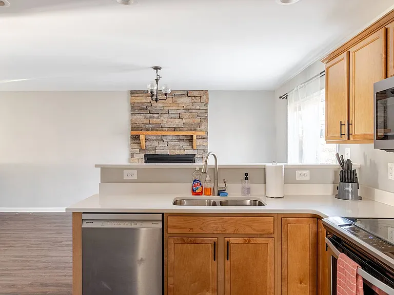 301 Rollason Dr — Photo 33
