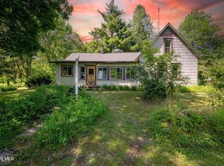 1464 Berkey Rd, Swanton, OH 43558