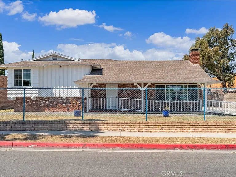 1345 S Jellick Ave — Photo 1